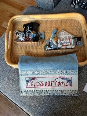 Grandmacore Burwood Farmhouse Wall Plaques